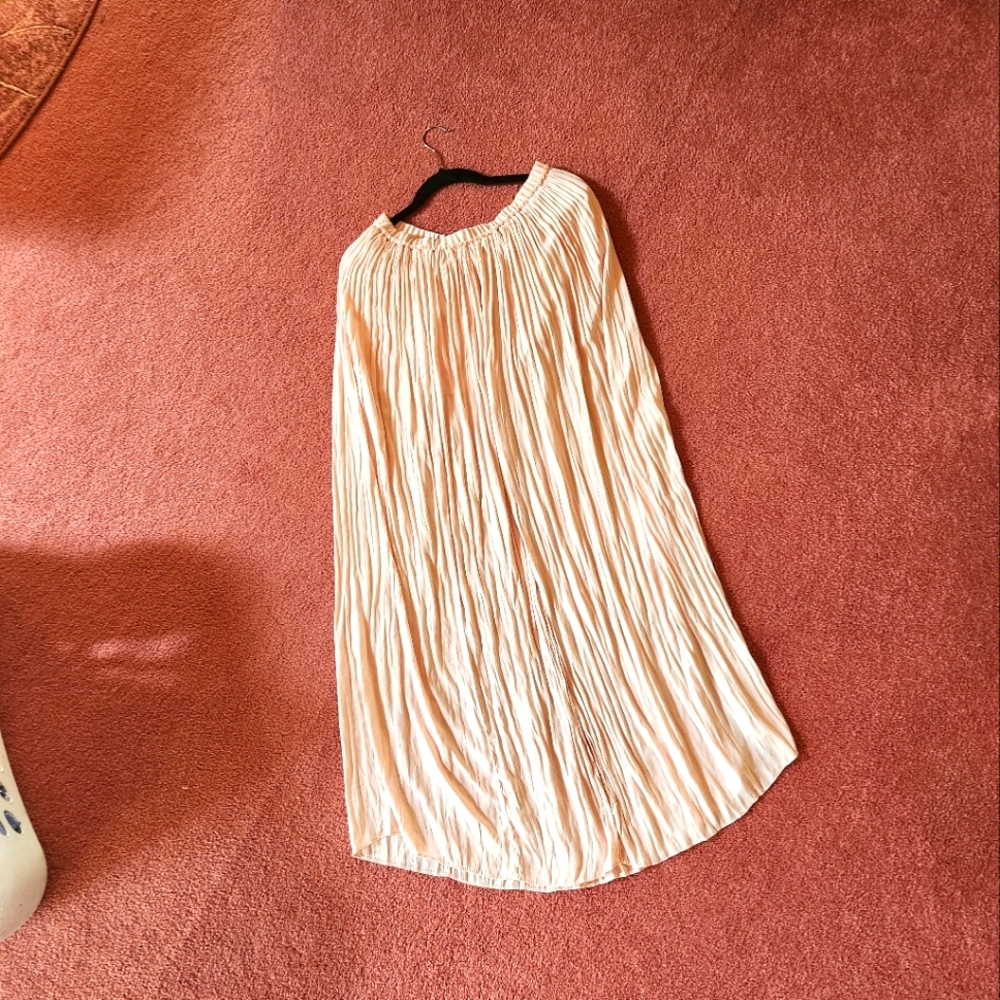 Forever 21 Boho pleated, flowy, maxi skirt. Color- Peach. Size L